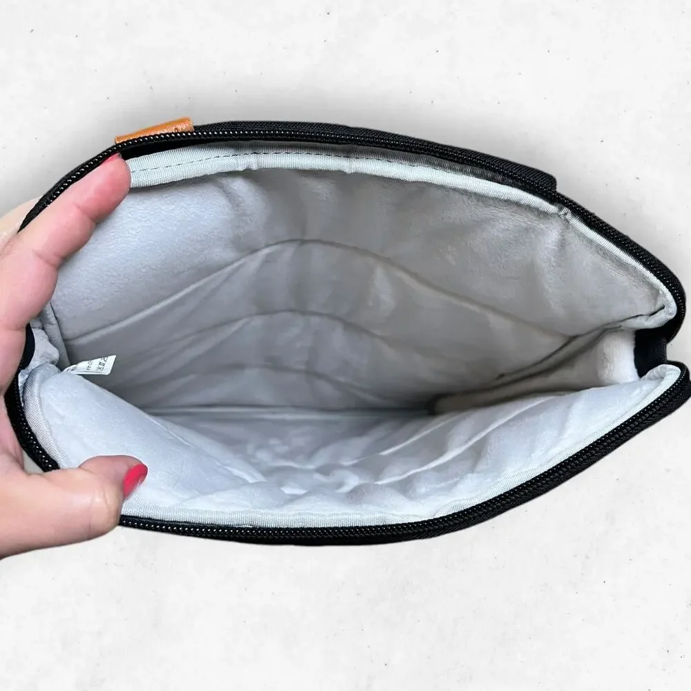 Inateck Black Laptop Sleeve Cushion 15inx11in Full‎ Zip Extra Side Zip Pocket